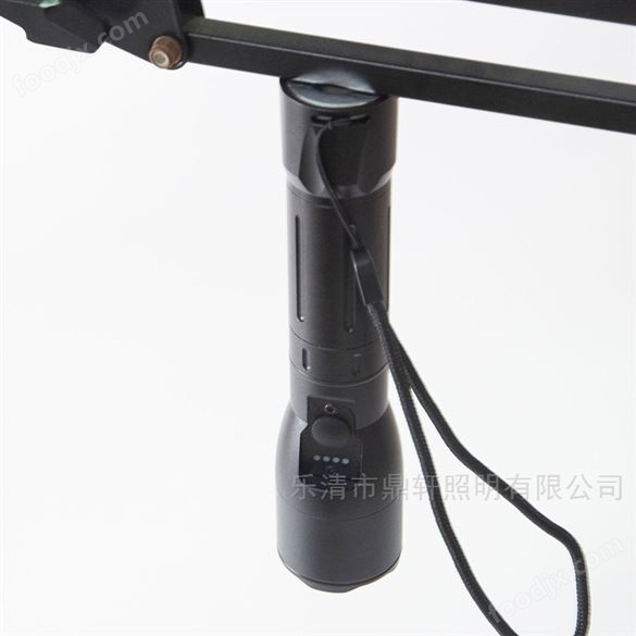 多功能LED手電筒5W電量顯示TYPE-C充電磁吸