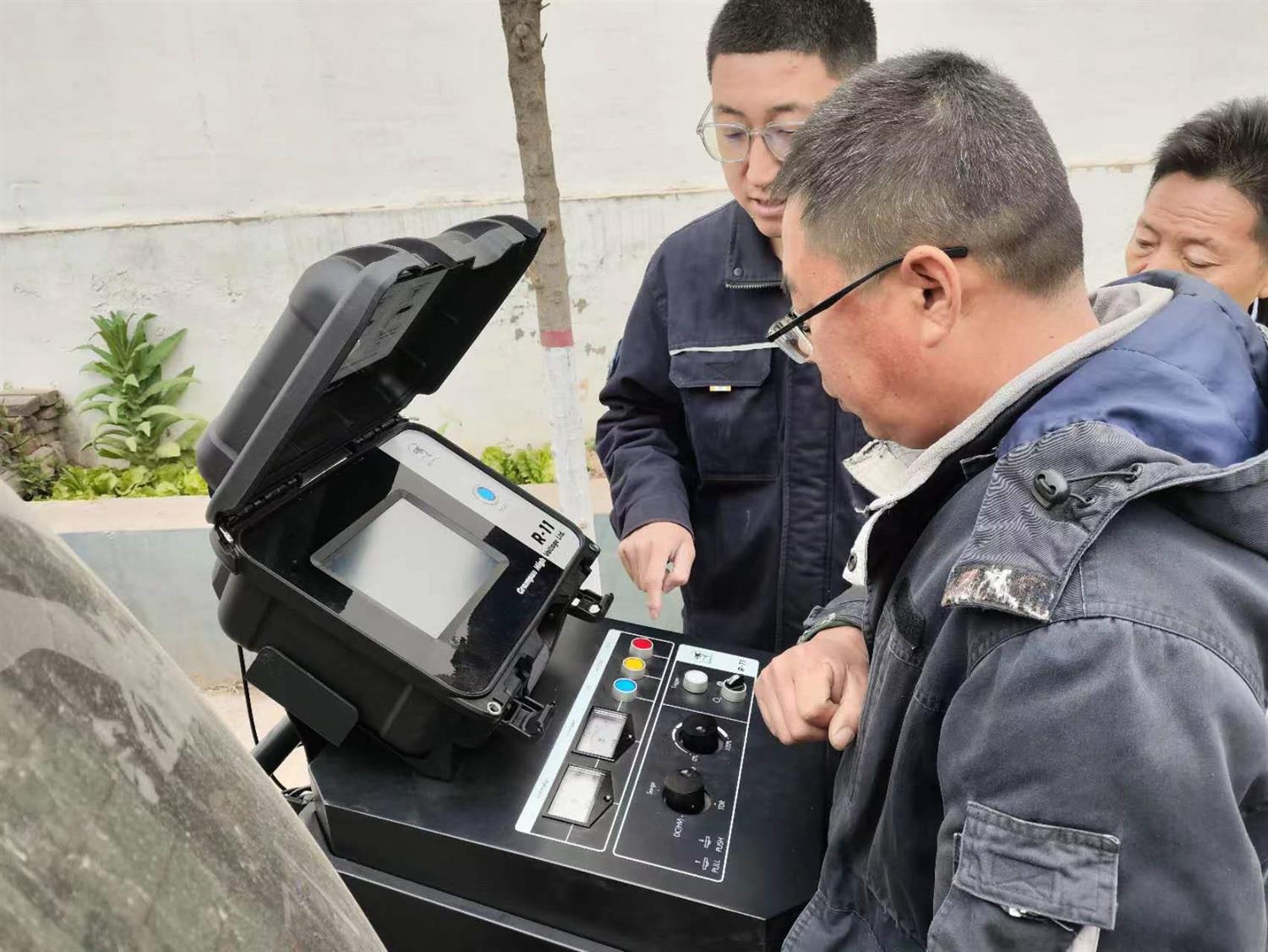 電纜故障定位現(xiàn)場 電纜故障定位現(xiàn)場
